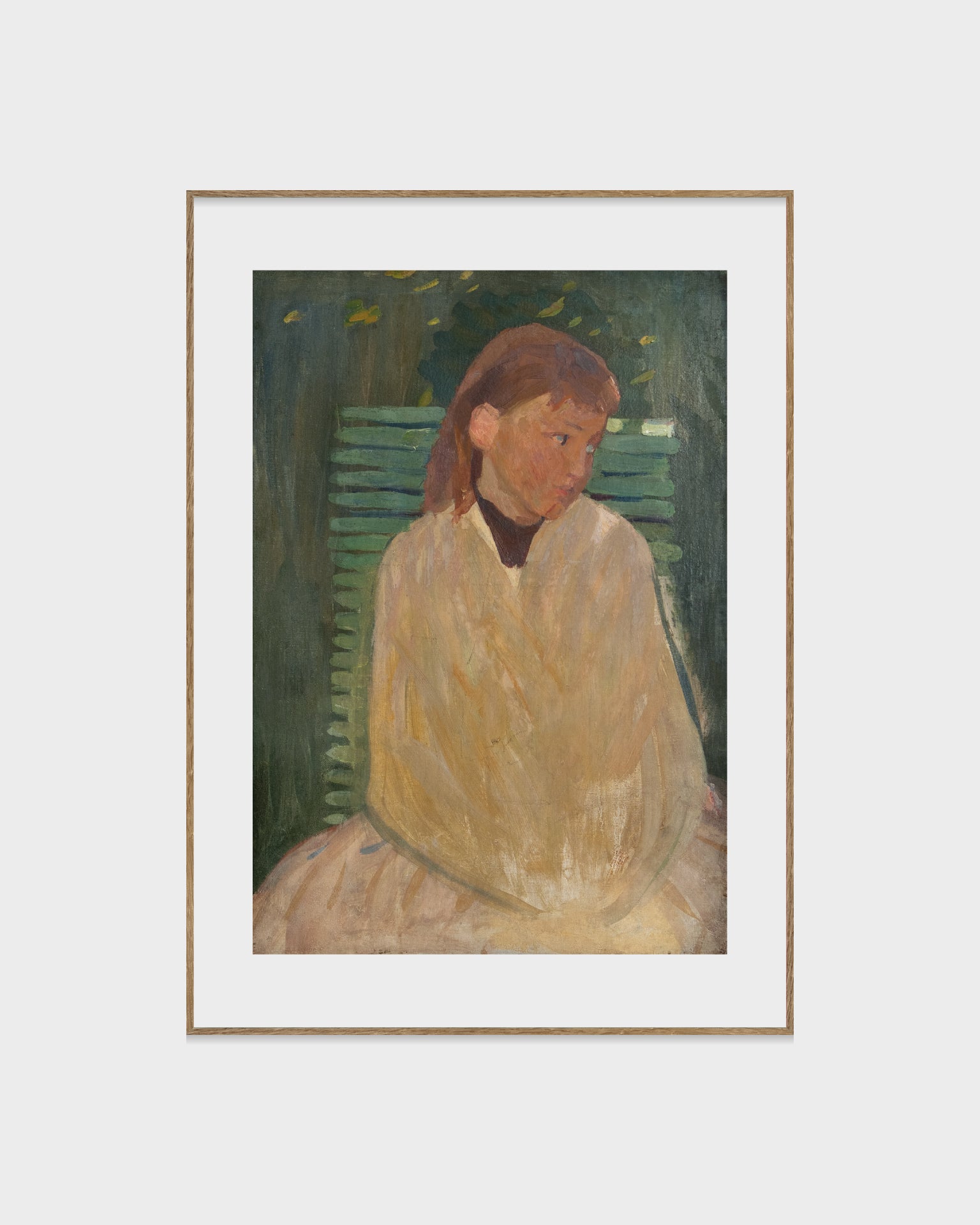 Flicka på trädgårdsstol